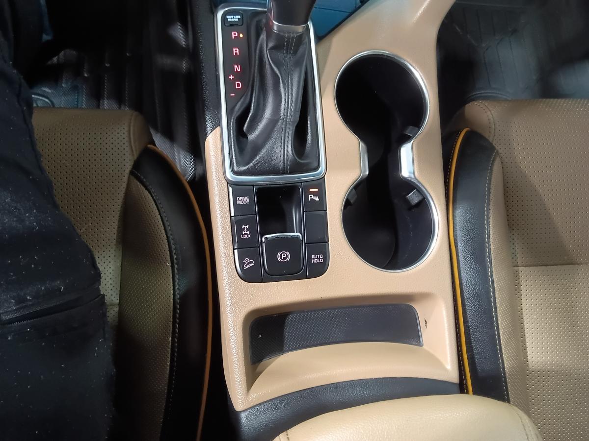 2017 Kia Sportage - Image 30
