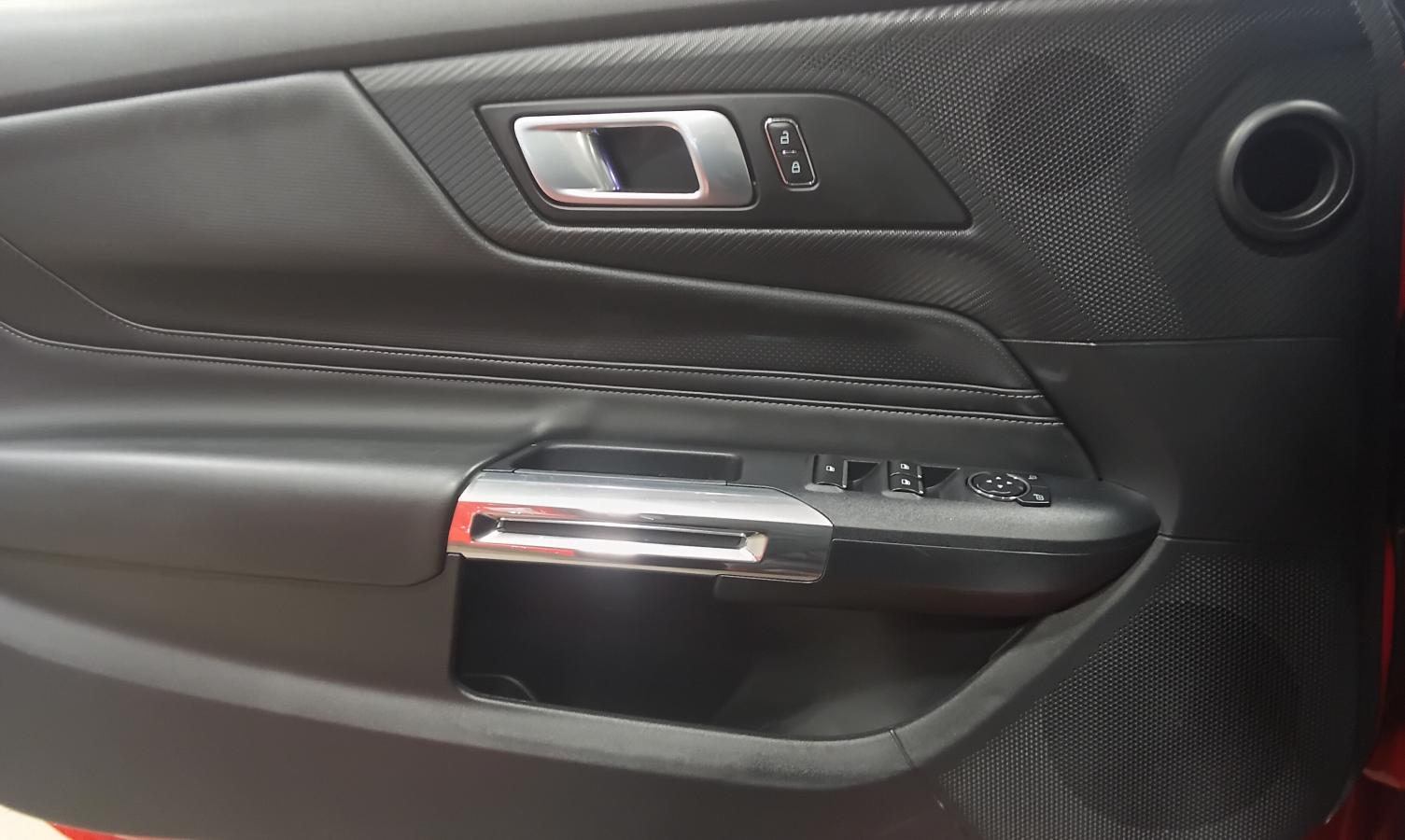 2025 Ford Mustang - Image 18