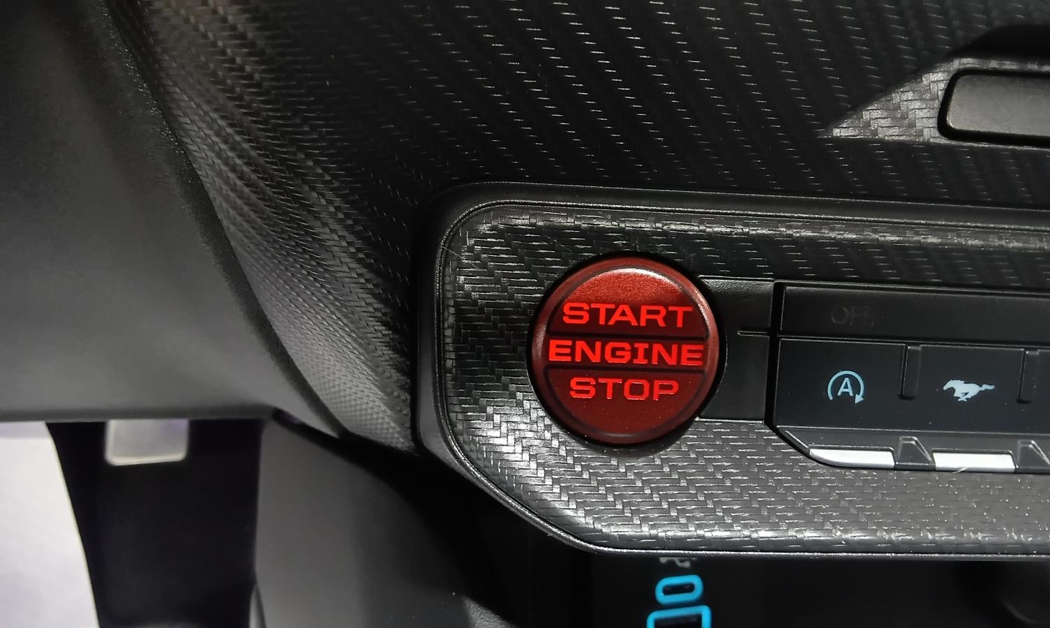 2025 Ford Mustang - Image 27