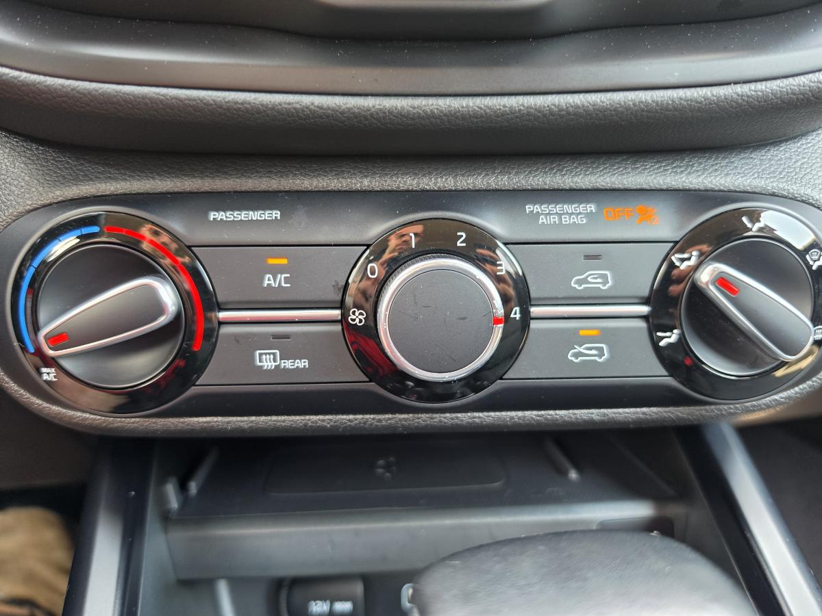 2022 Kia Soul - Image 21