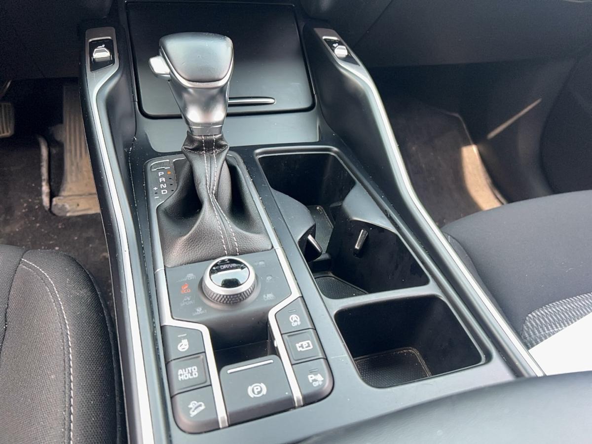 2022 Kia Sorento - Image 26