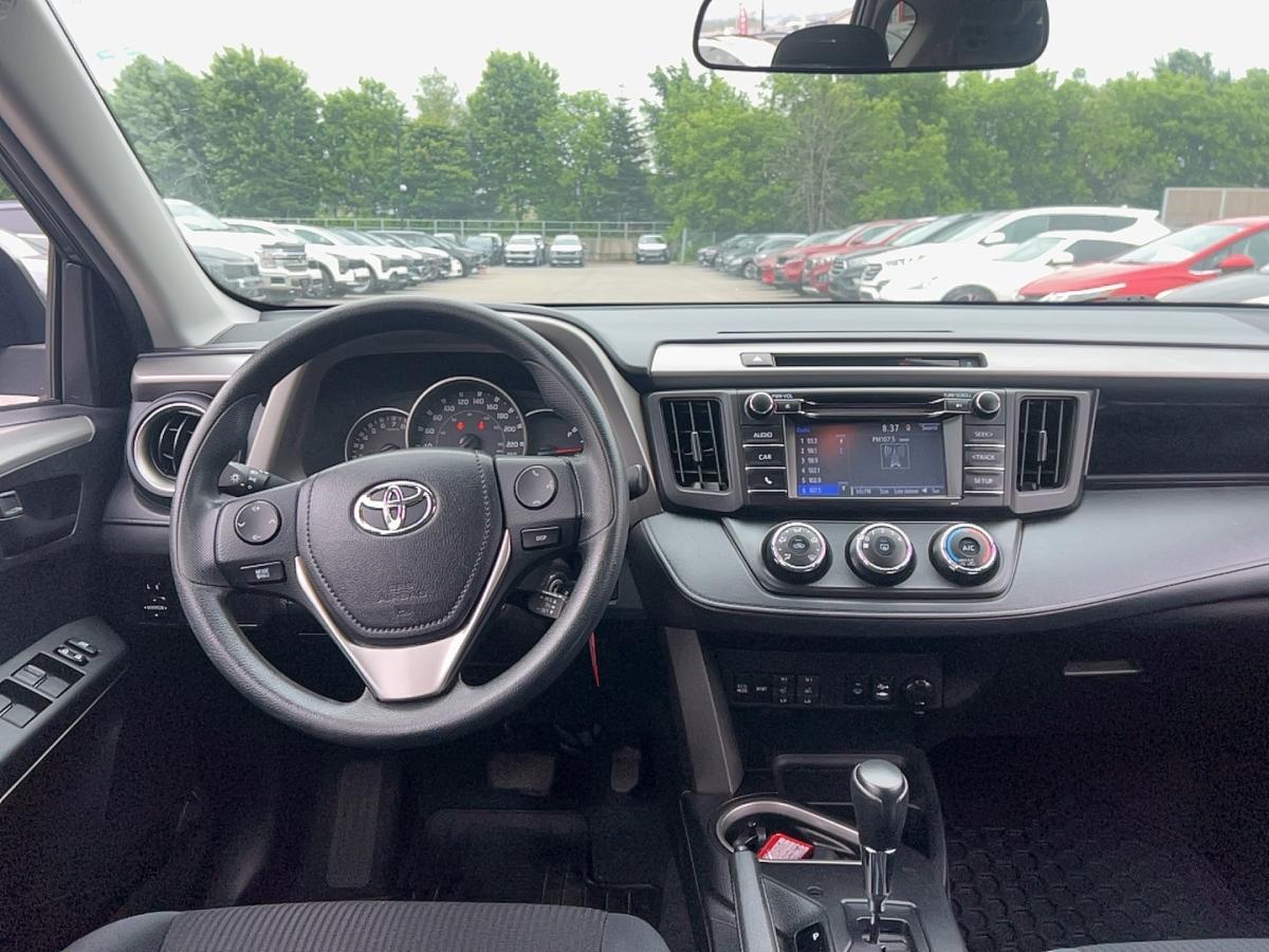 2016 Toyota RAV4 - Image 13