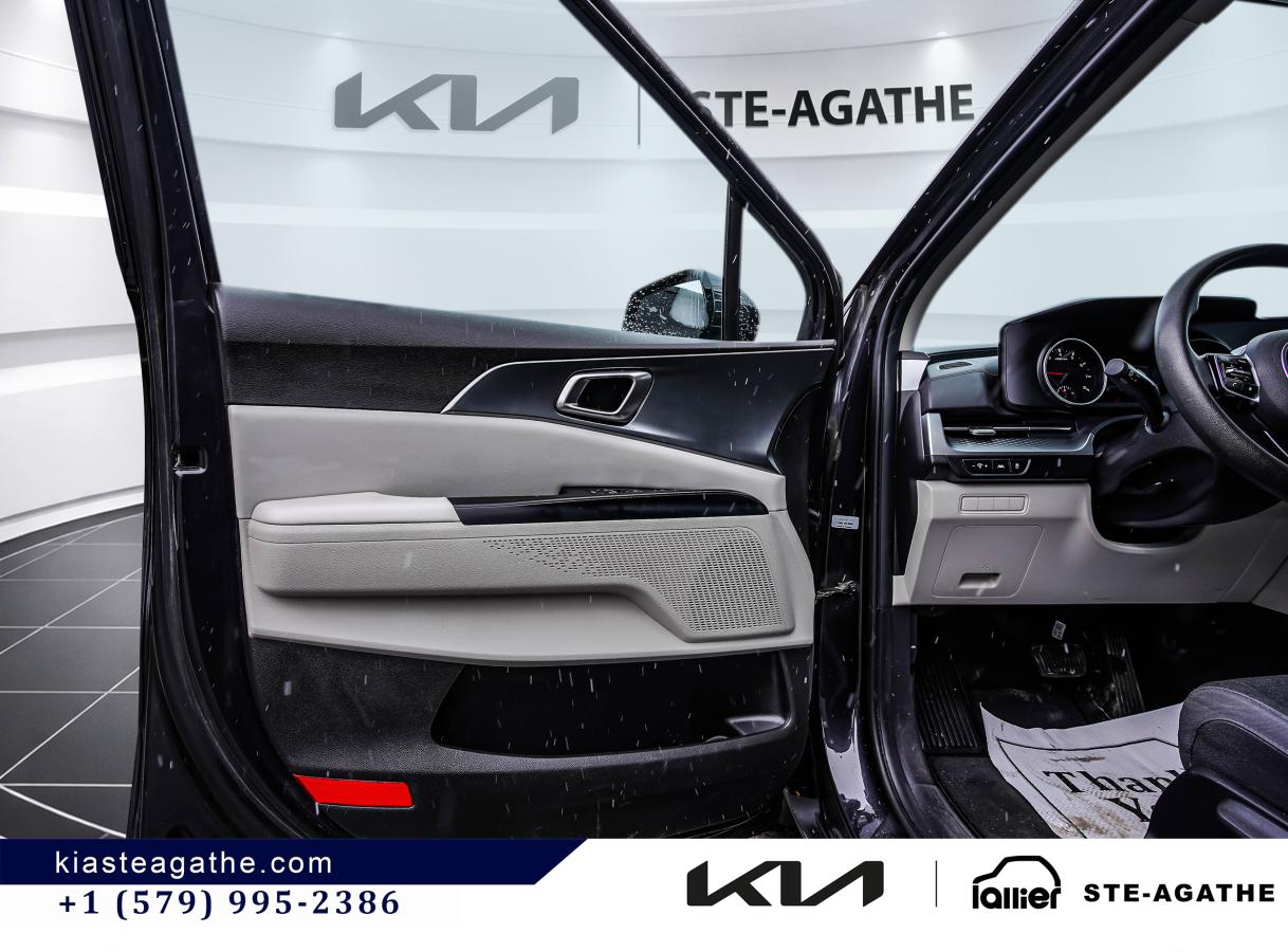 2023 Kia Carnival - Image 13