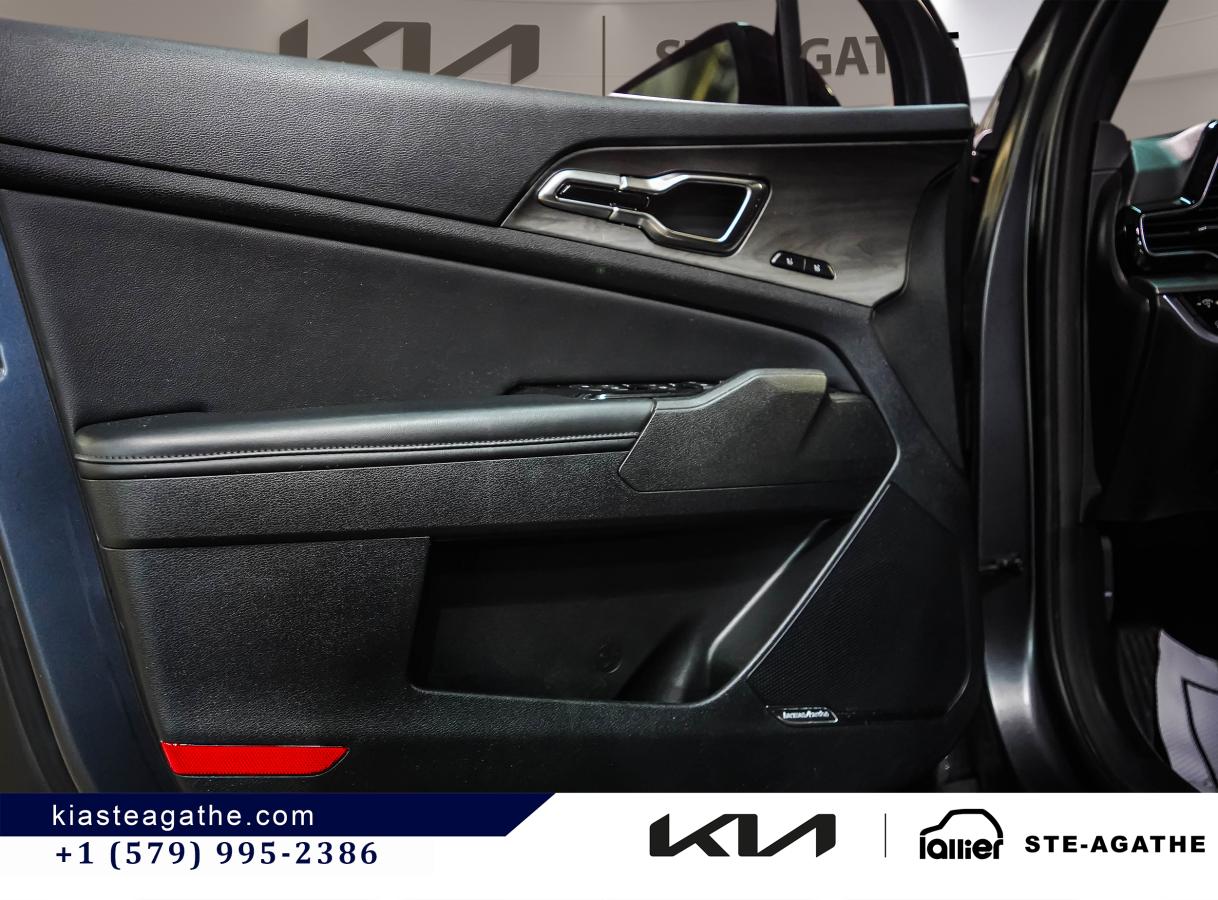 2023 Kia Sportage - Image 12