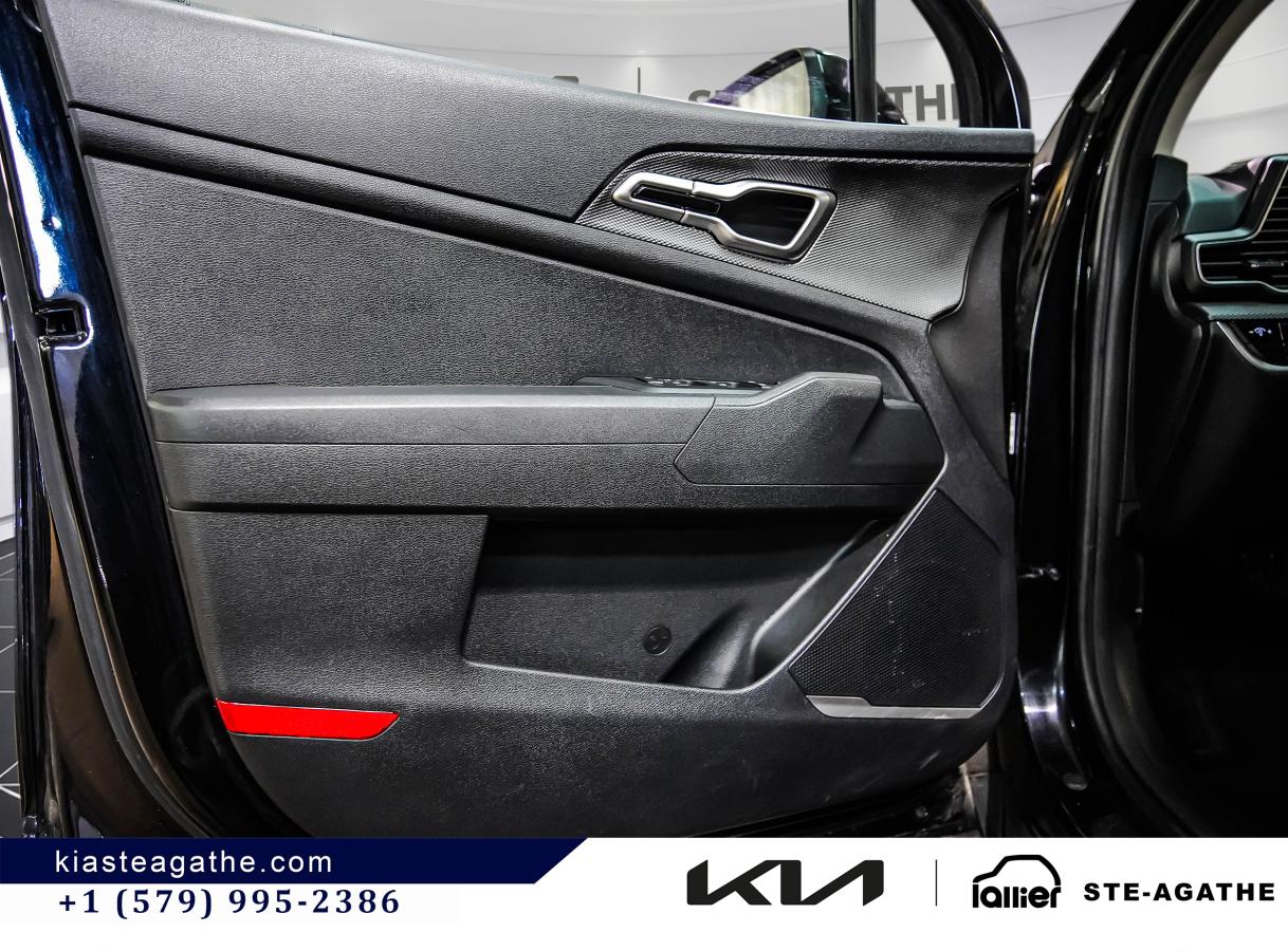 2025 Kia Sportage - Image 12