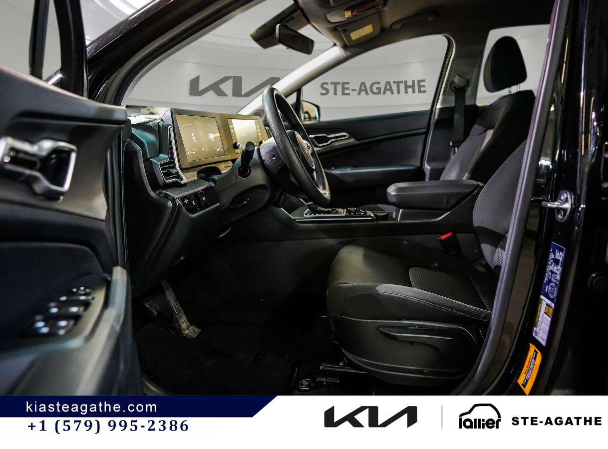 2025 Kia Sportage - Image 13