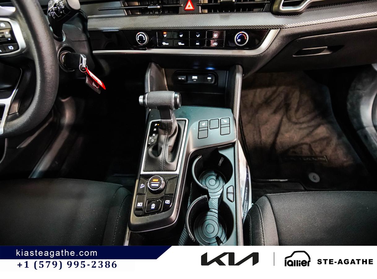 2025 Kia Sportage - Image 17