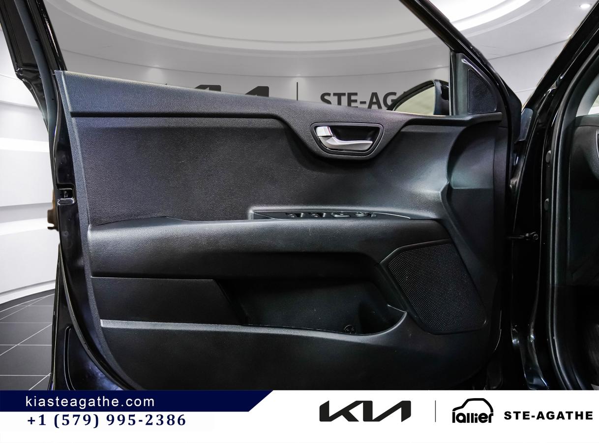2023 Kia Rio5 - Image 10