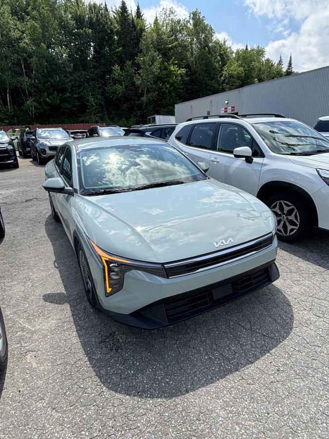 2025 Kia K4 - Image 3