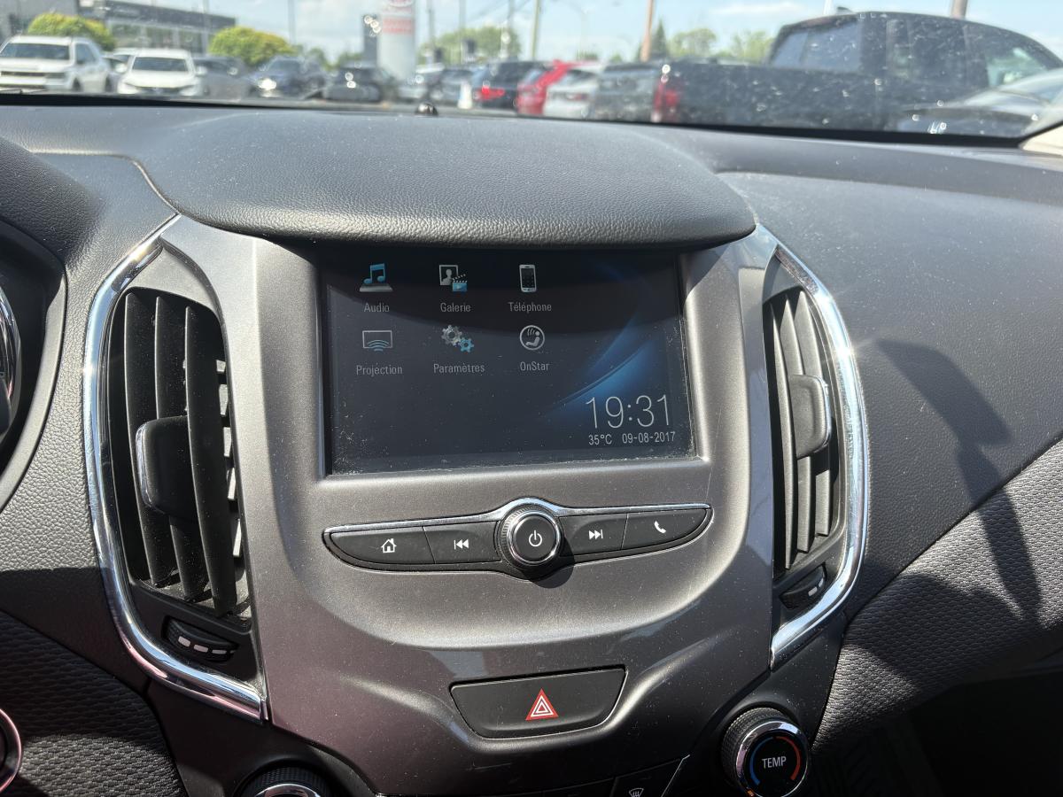 2018 Chevrolet Cruze - Image 8