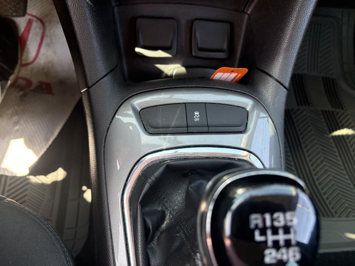 2018 Chevrolet Cruze - Image 9