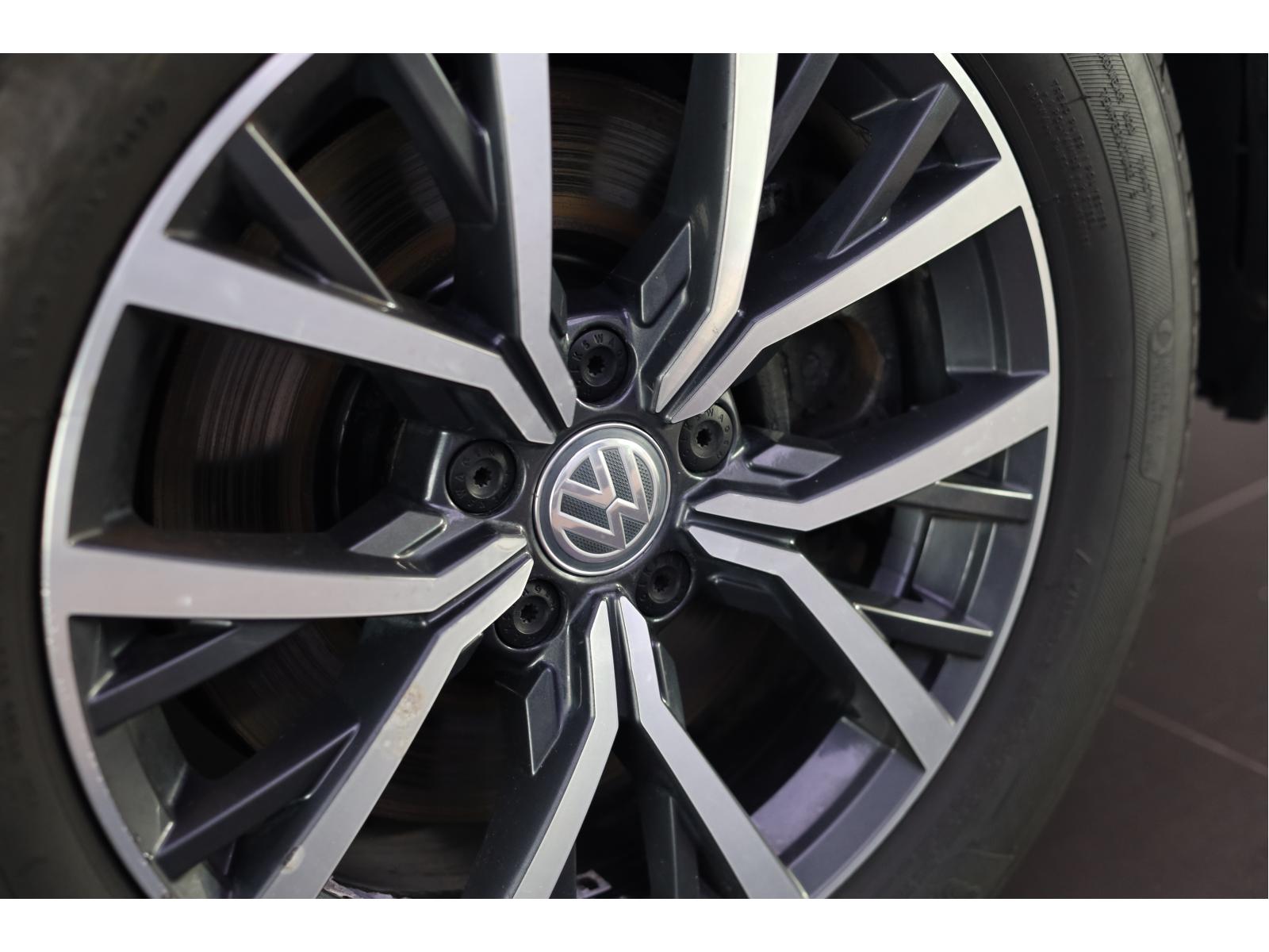 2018 Volkswagen Tiguan - Image 6