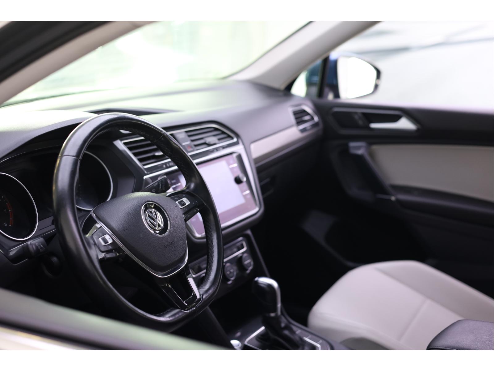 2018 Volkswagen Tiguan - Image 16