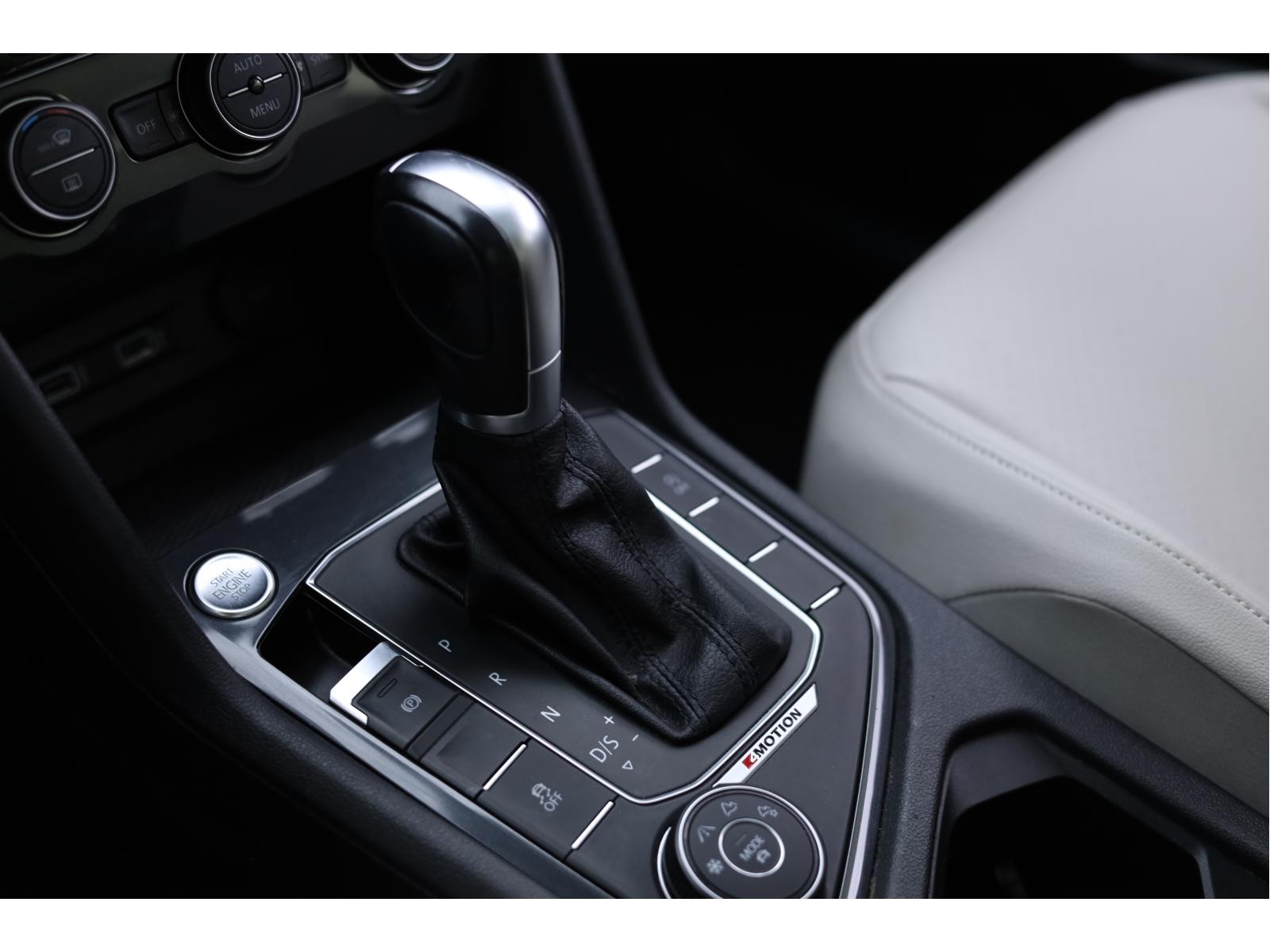 2018 Volkswagen Tiguan - Image 18
