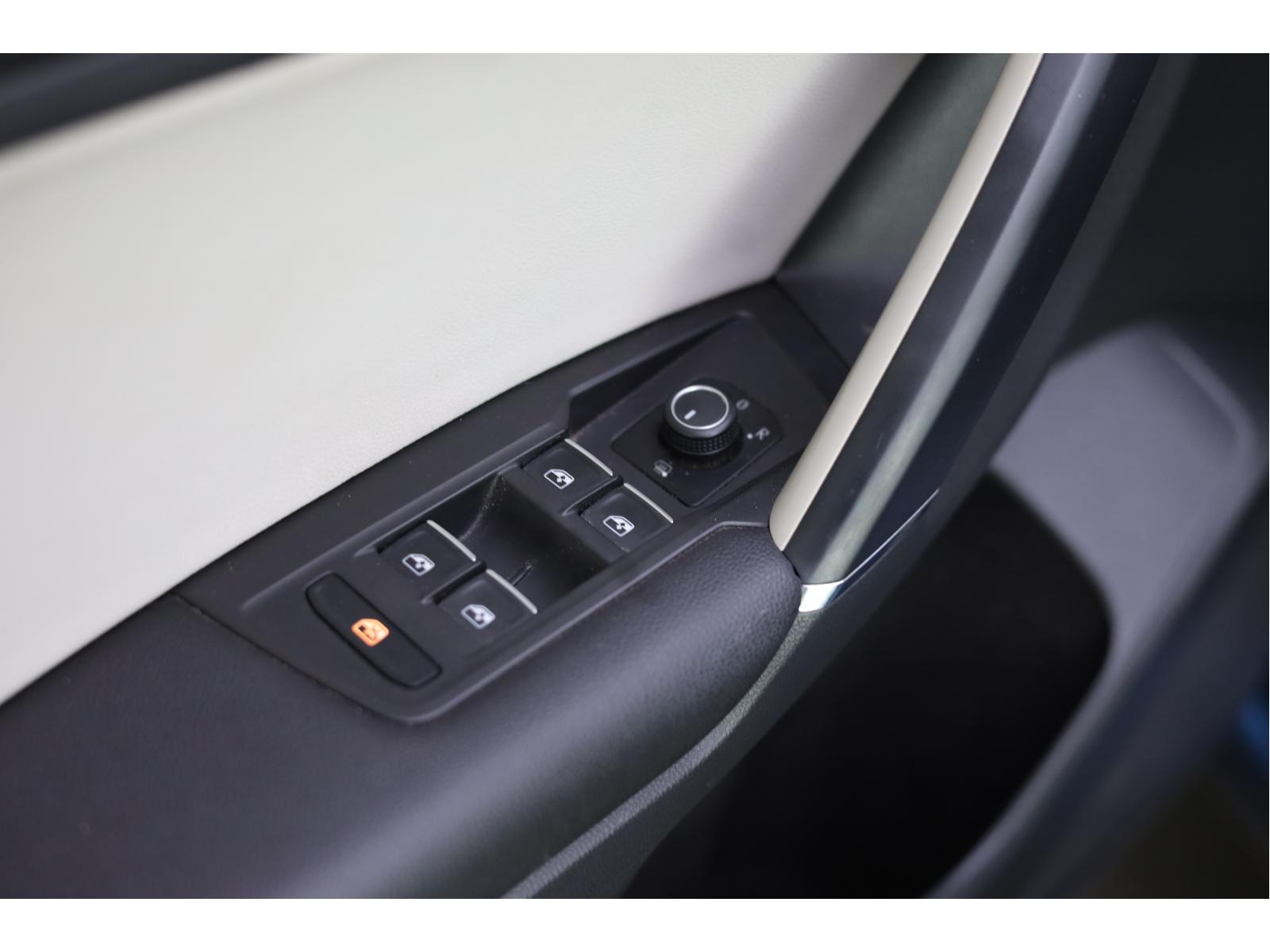 2018 Volkswagen Tiguan - Image 19