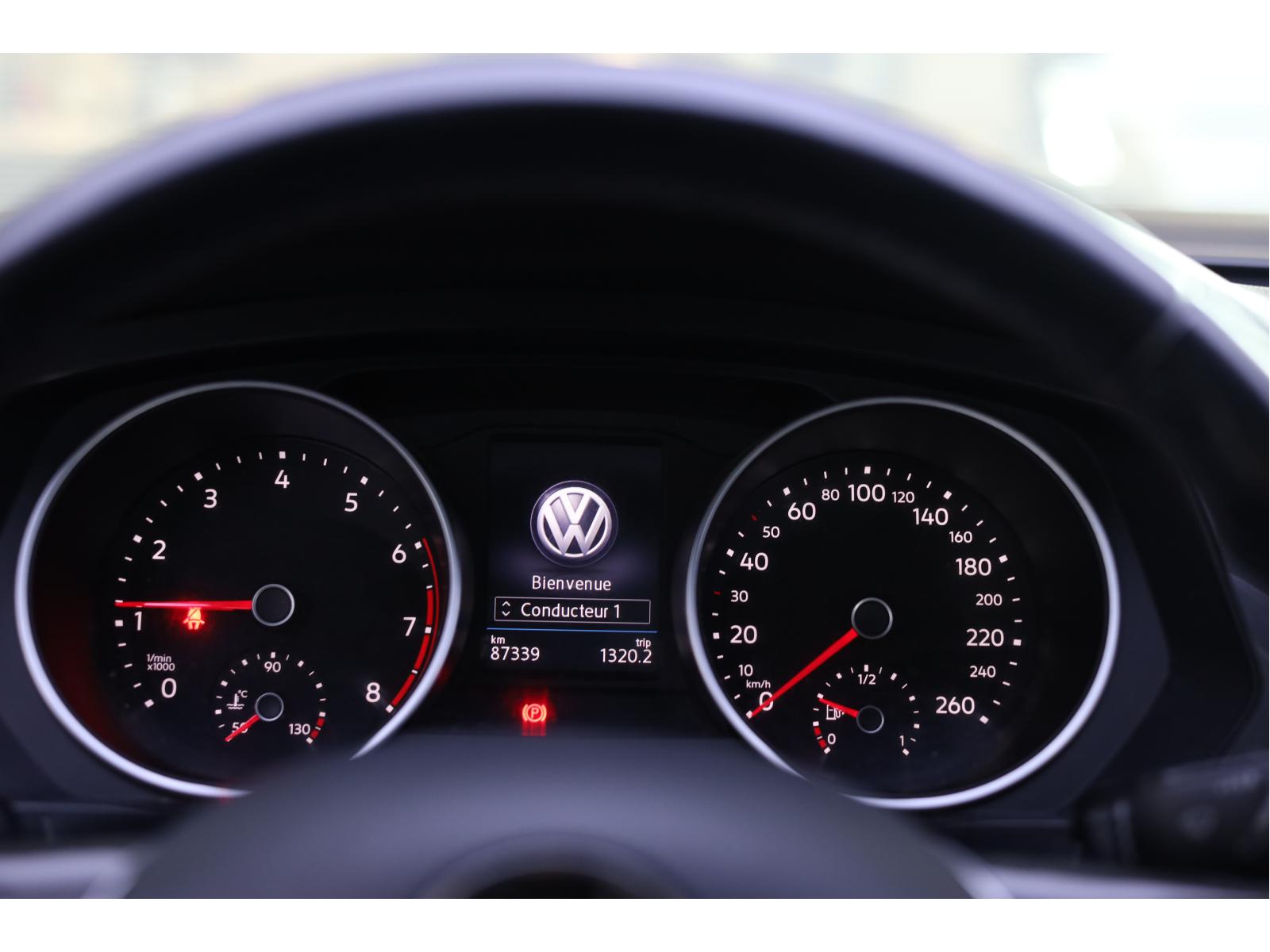 2018 Volkswagen Tiguan - Image 21