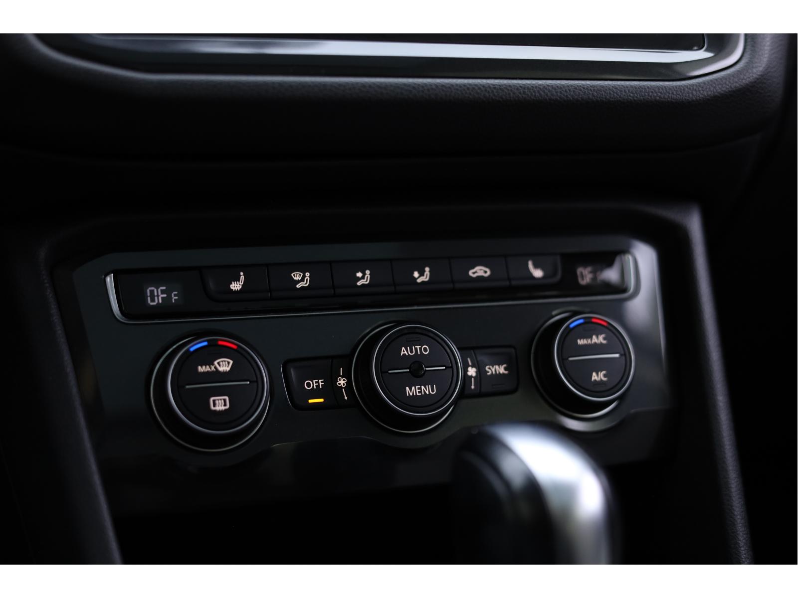 2018 Volkswagen Tiguan - Image 23