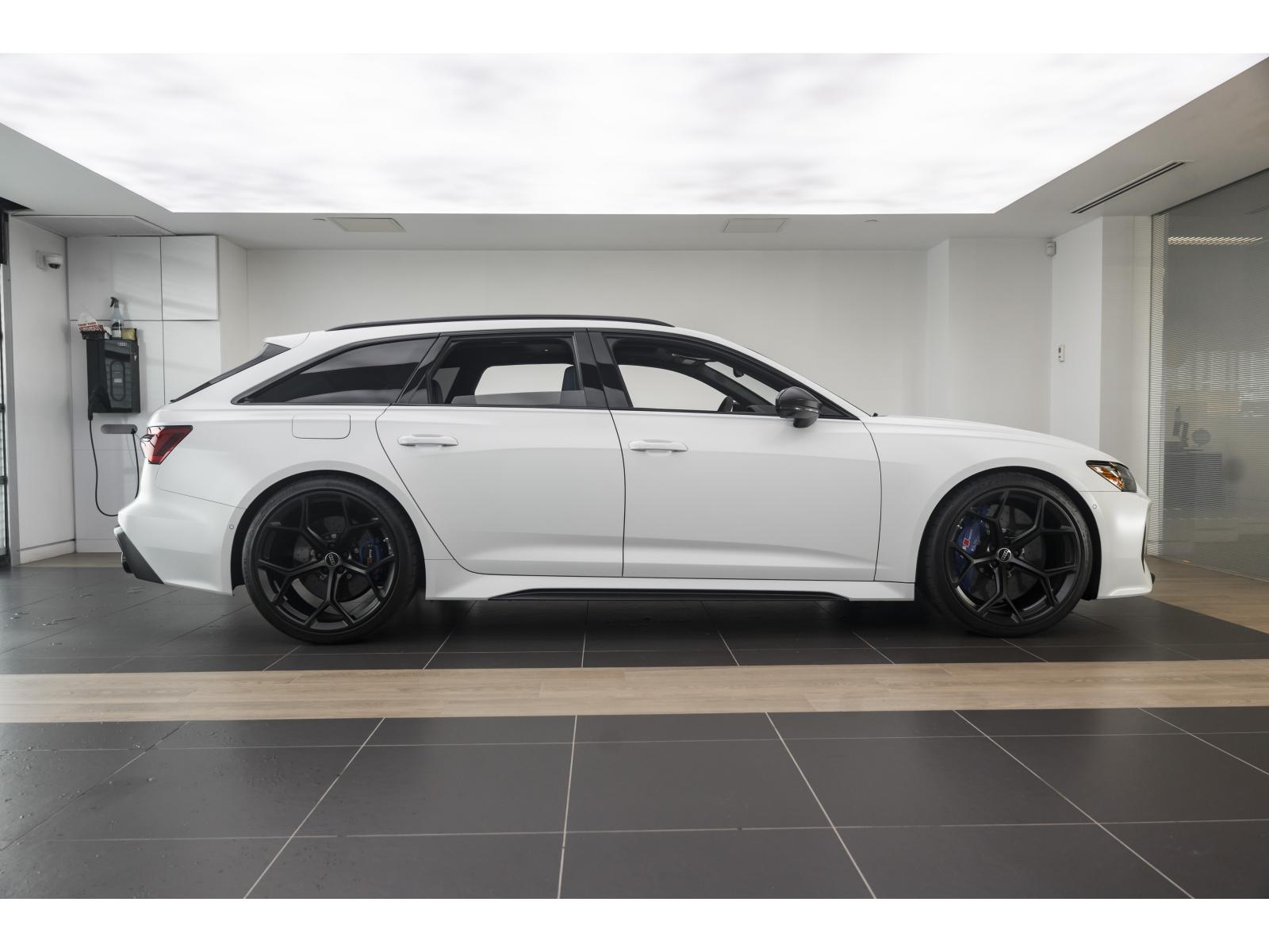 2025 Audi RS 6 Avant - Image 12