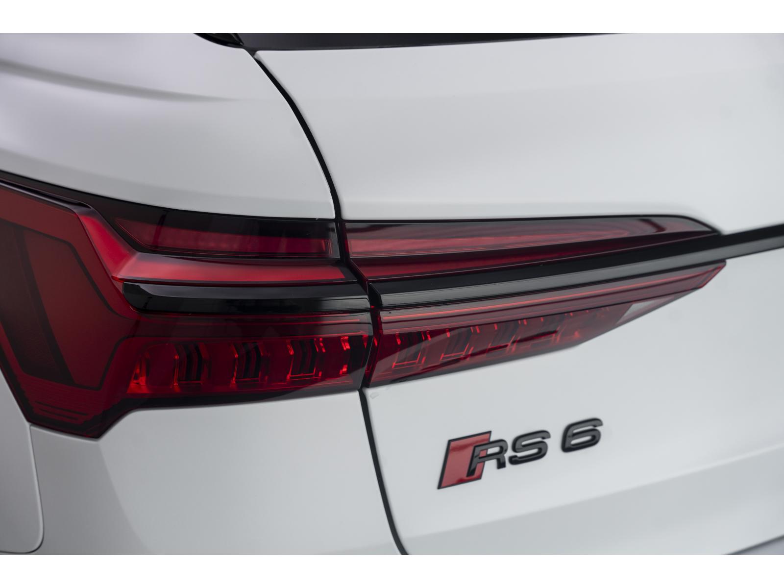 2025 Audi RS 6 Avant - Image 16