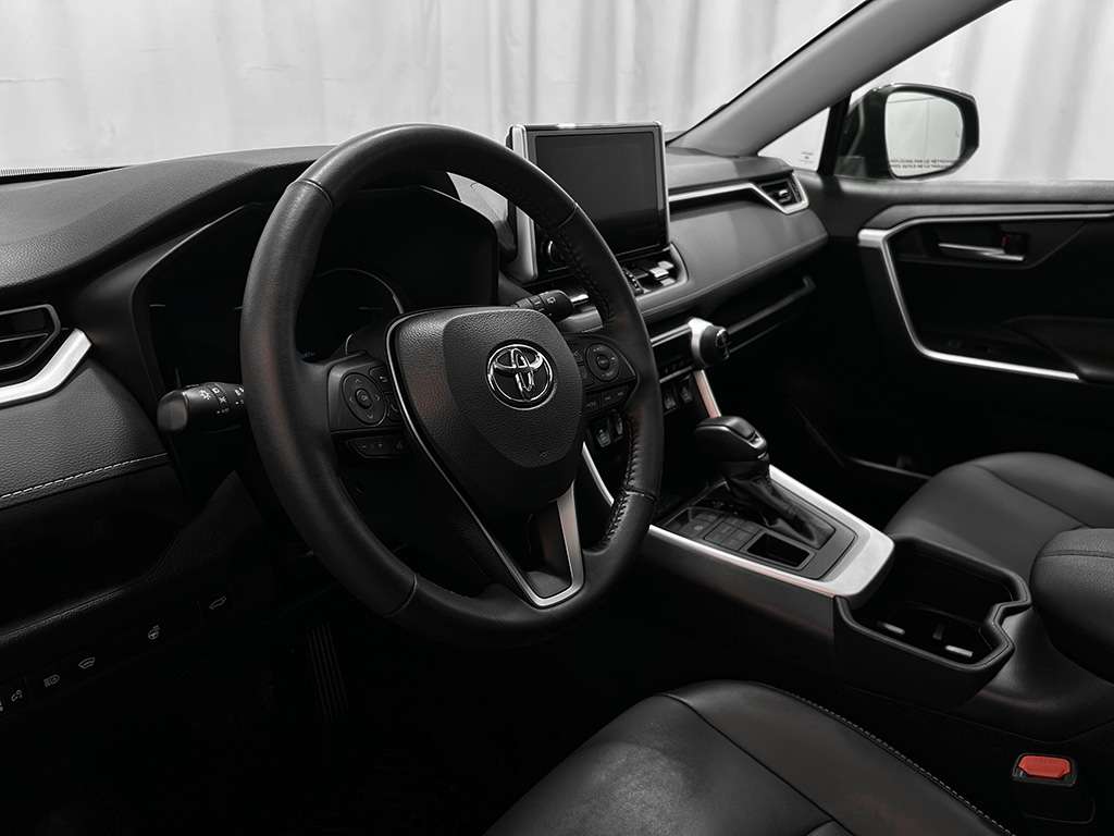2023 Toyota Rav4 - Image 7