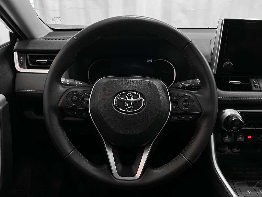 2023 Toyota Rav4 - Image 10