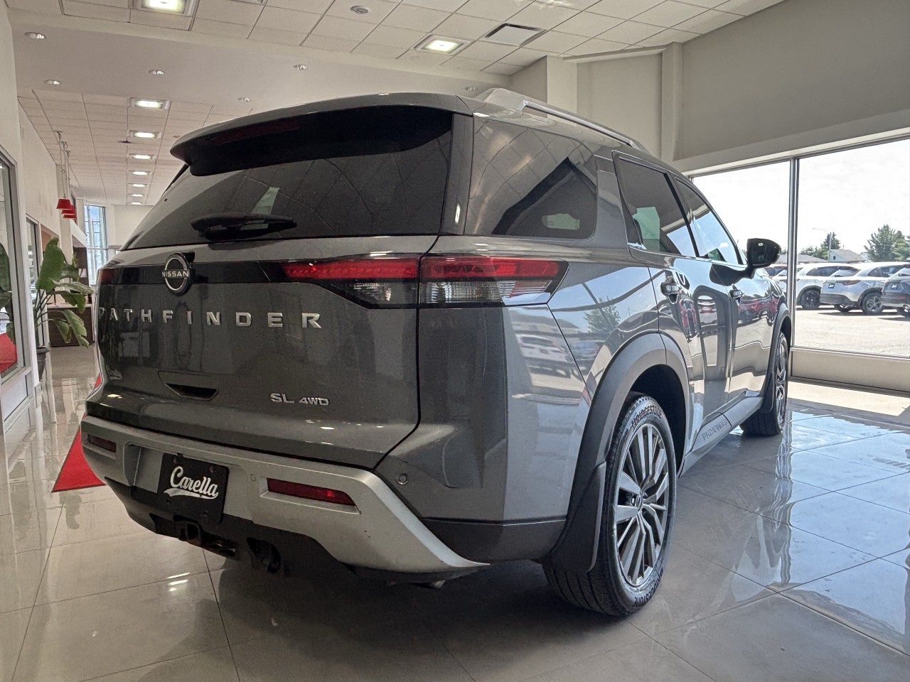 2022 Nissan Pathfinder - Image 5
