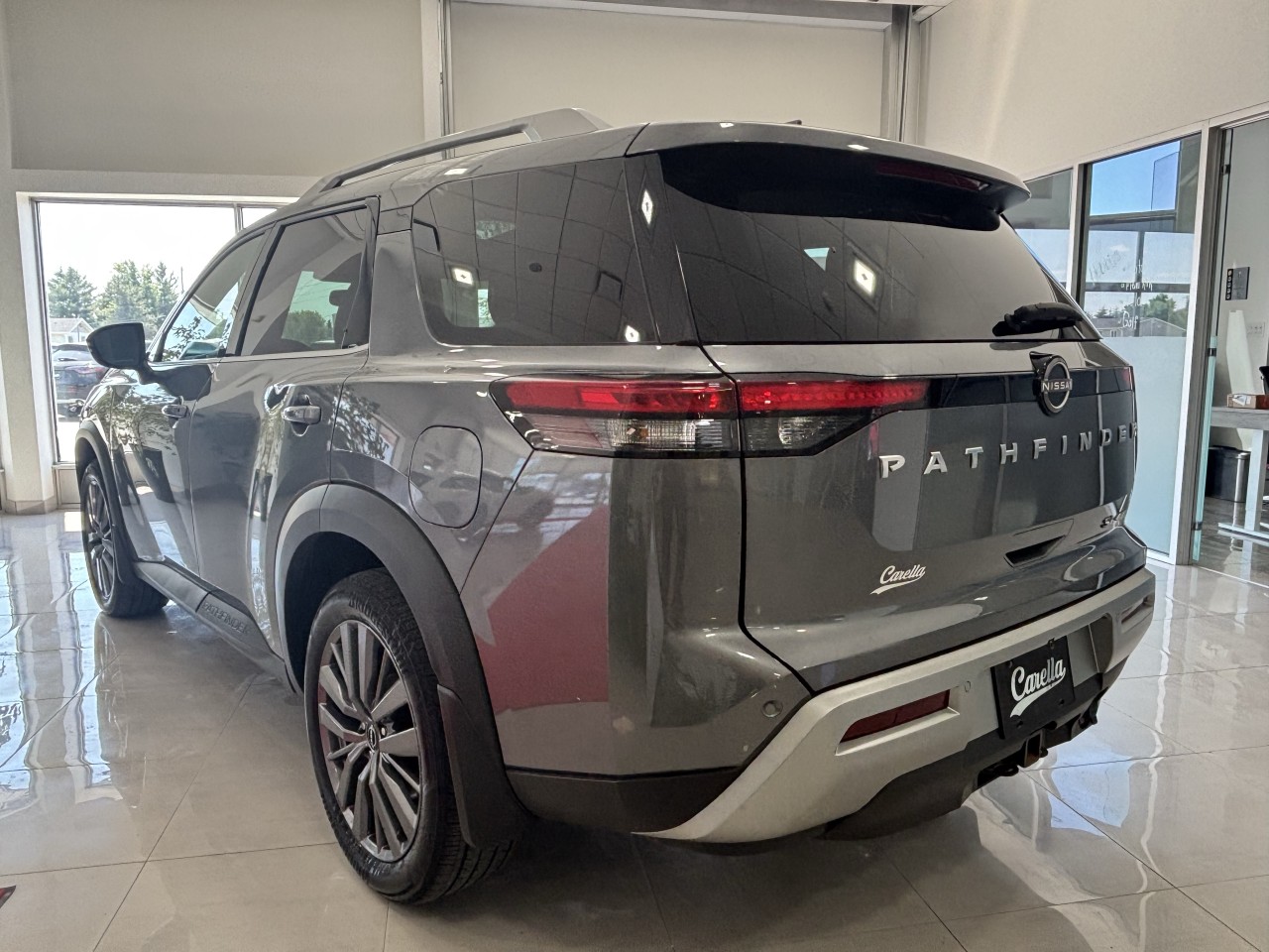 2022 Nissan Pathfinder - Image 7