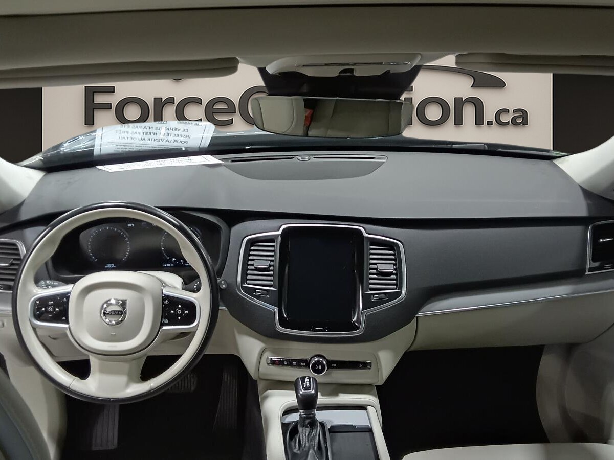 2022 Volvo XC90 - Image 5