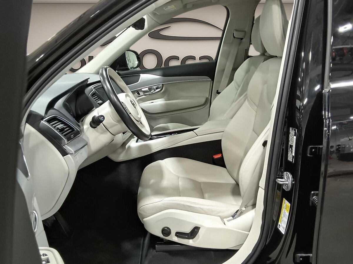 2022 Volvo XC90 - Image 6