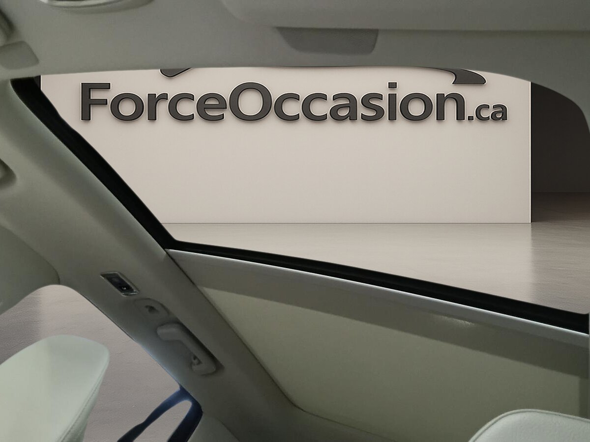 2022 Volvo XC90 - Image 7