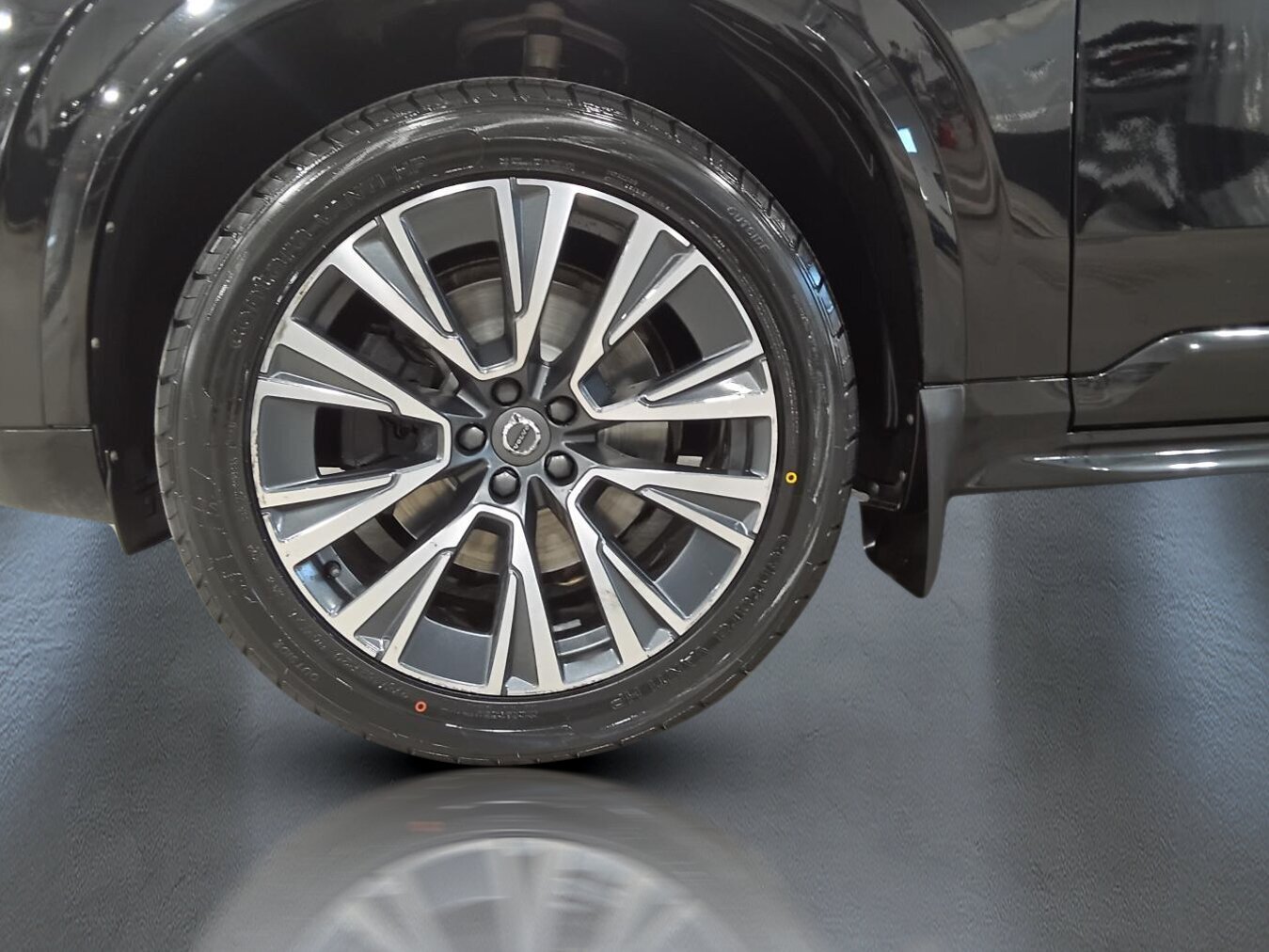 2022 Volvo XC90 - Image 15