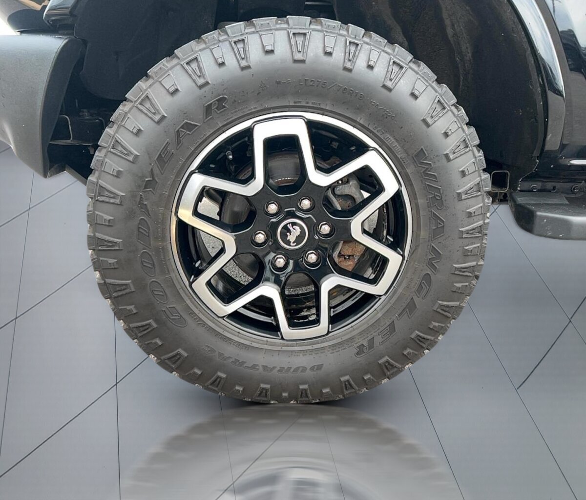 2022 Ford Bronco - Image 9