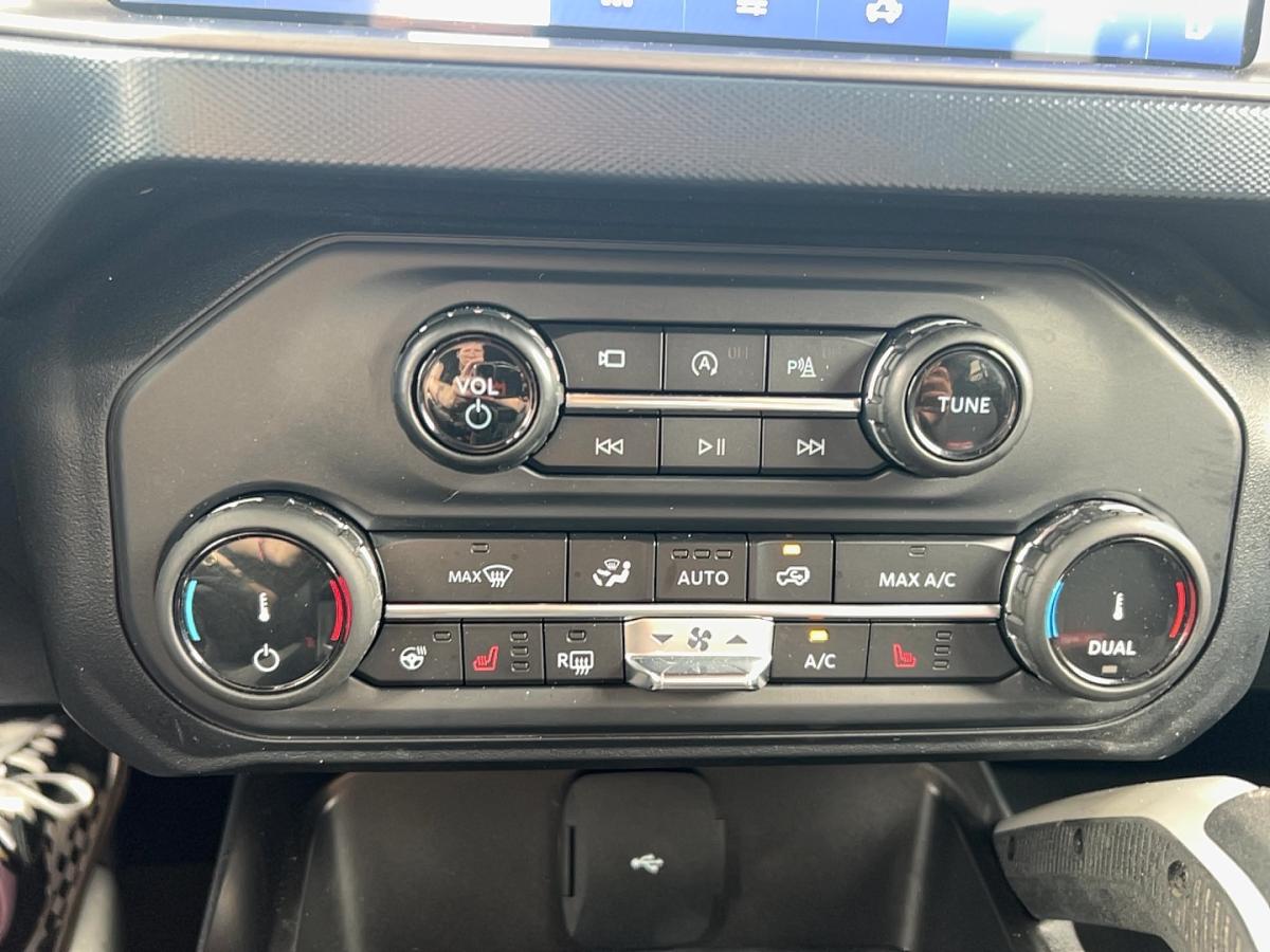2022 Ford Bronco - Image 25