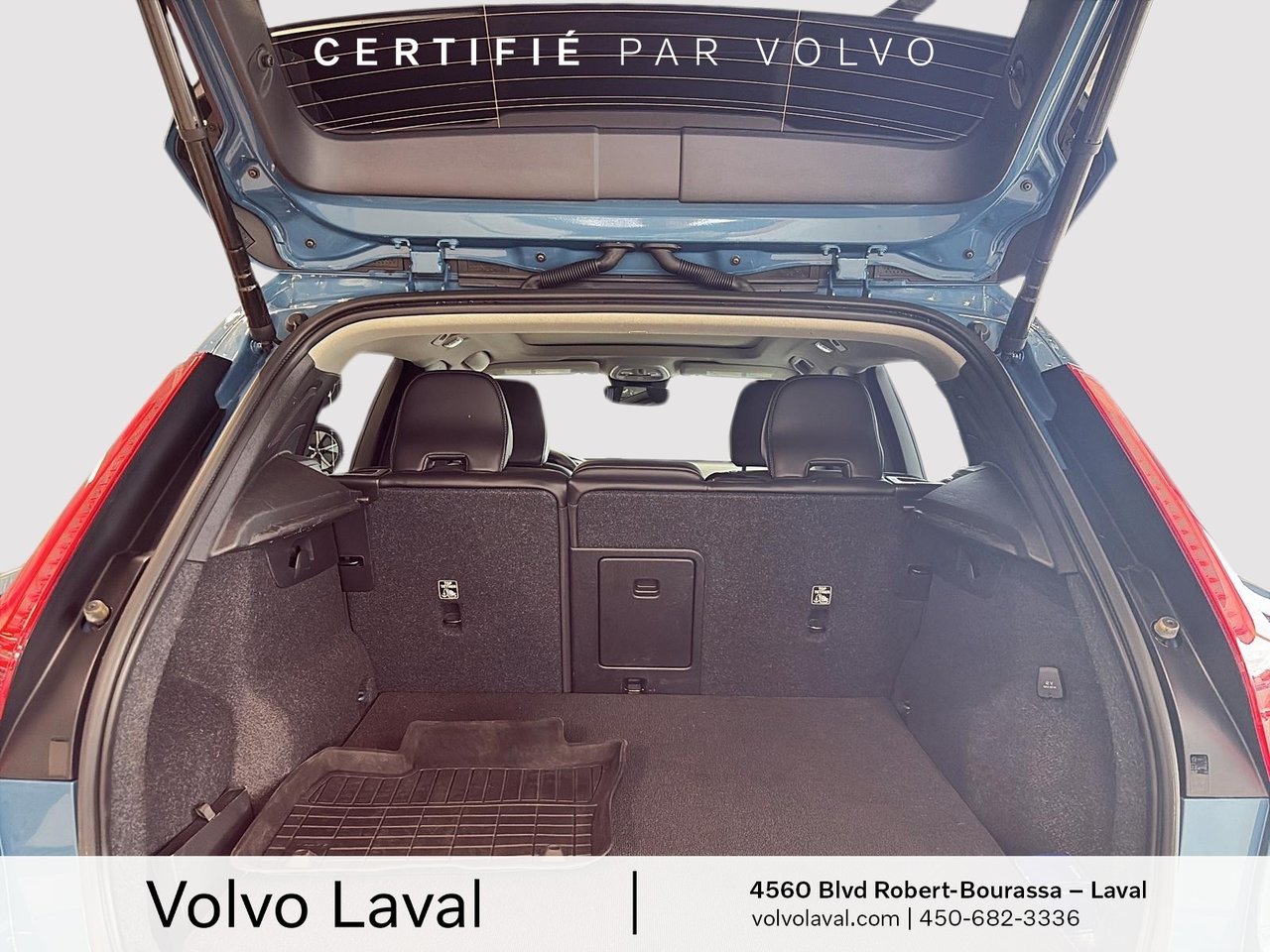 2023 Volvo XC40 - Image 6