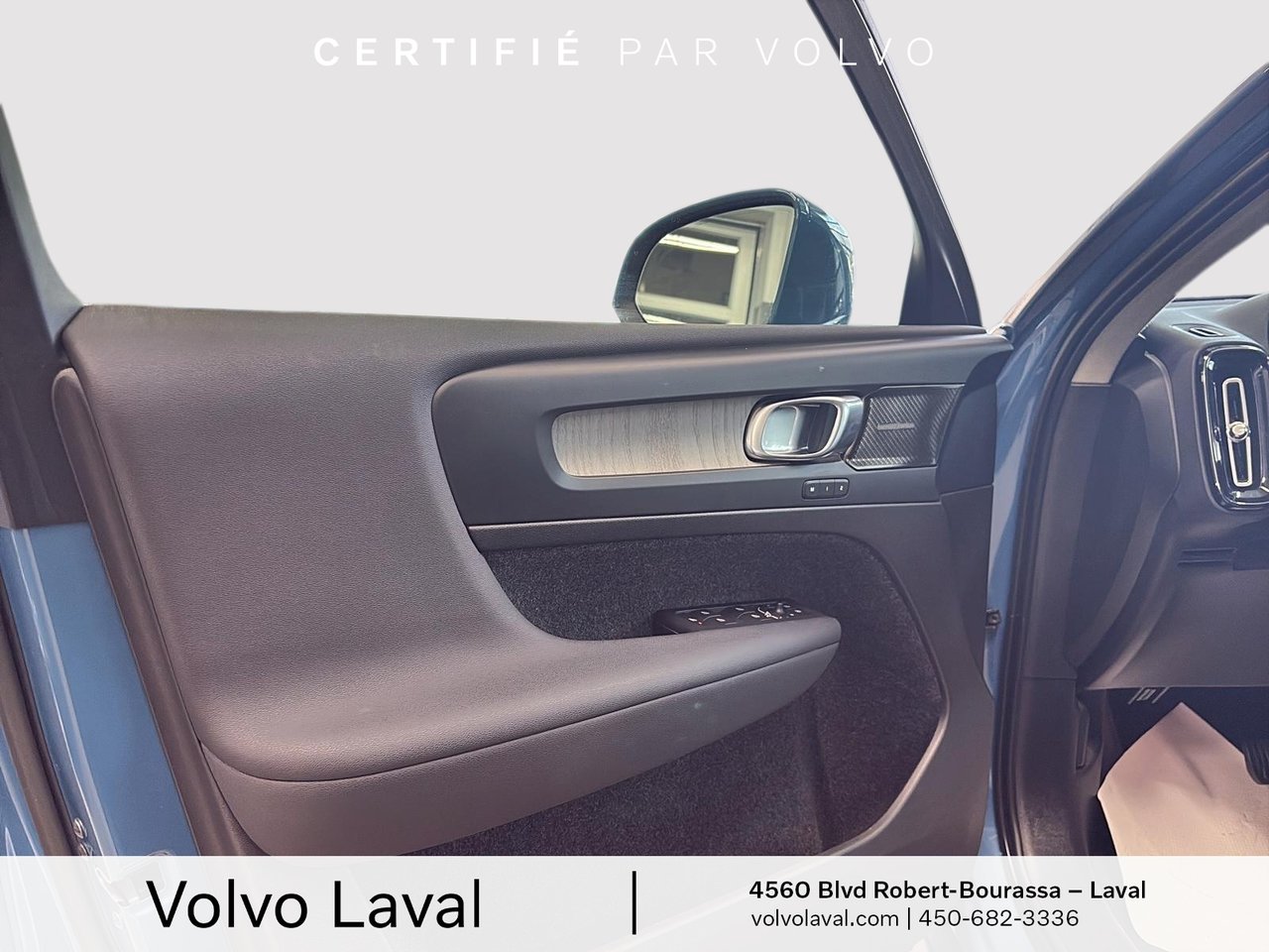 2023 Volvo XC40 - Image 11
