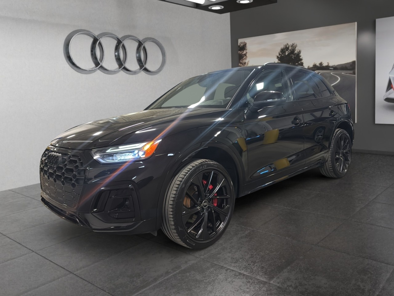 2024 Audi SQ5 - Image 3