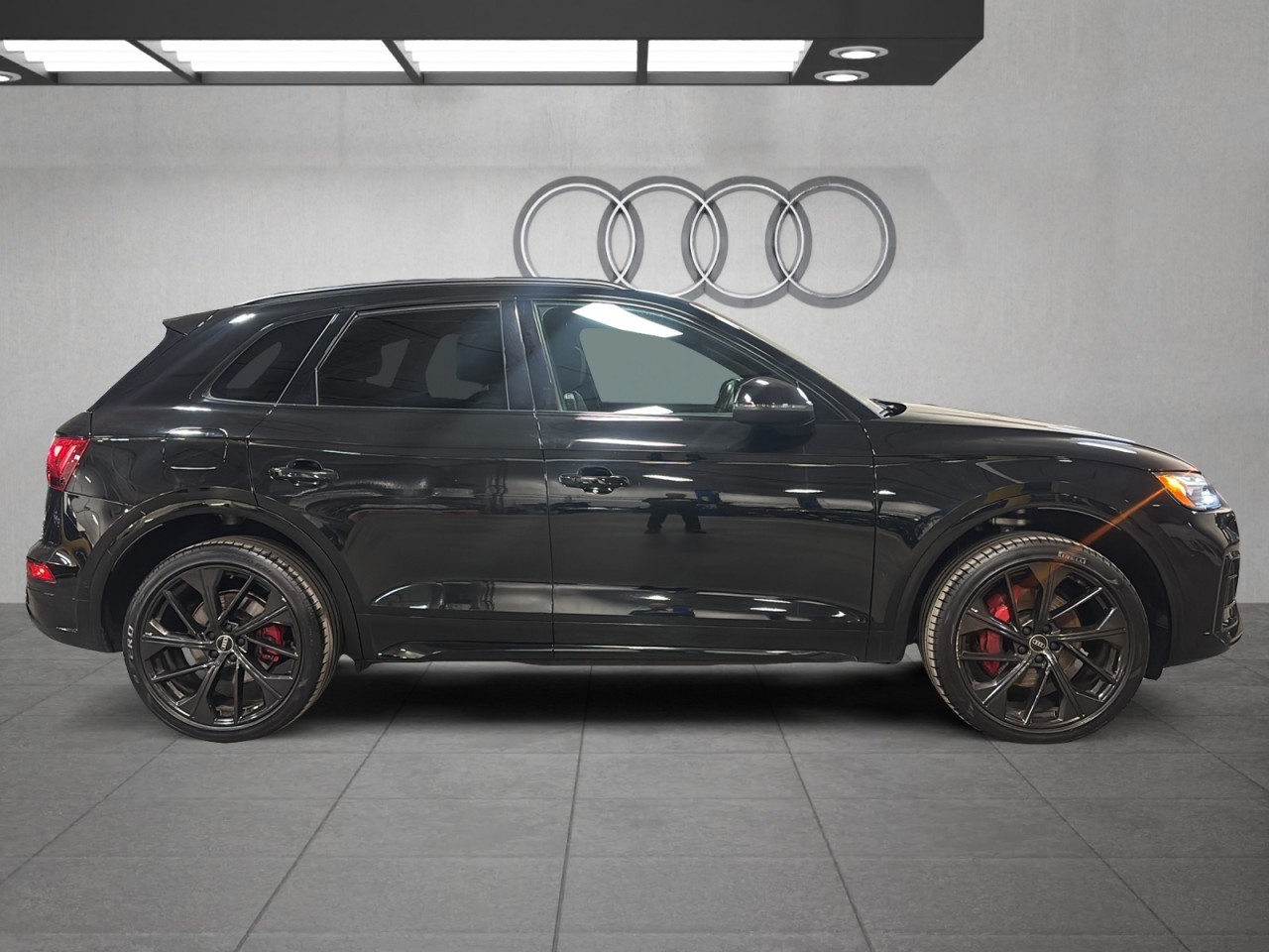 2024 Audi SQ5 - Image 4