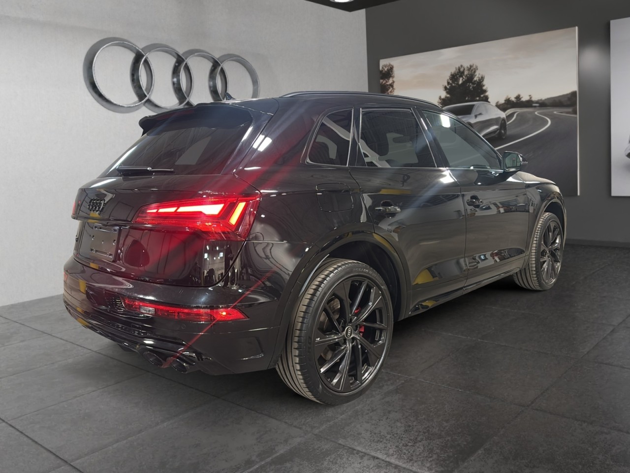 2024 Audi SQ5 - Image 5