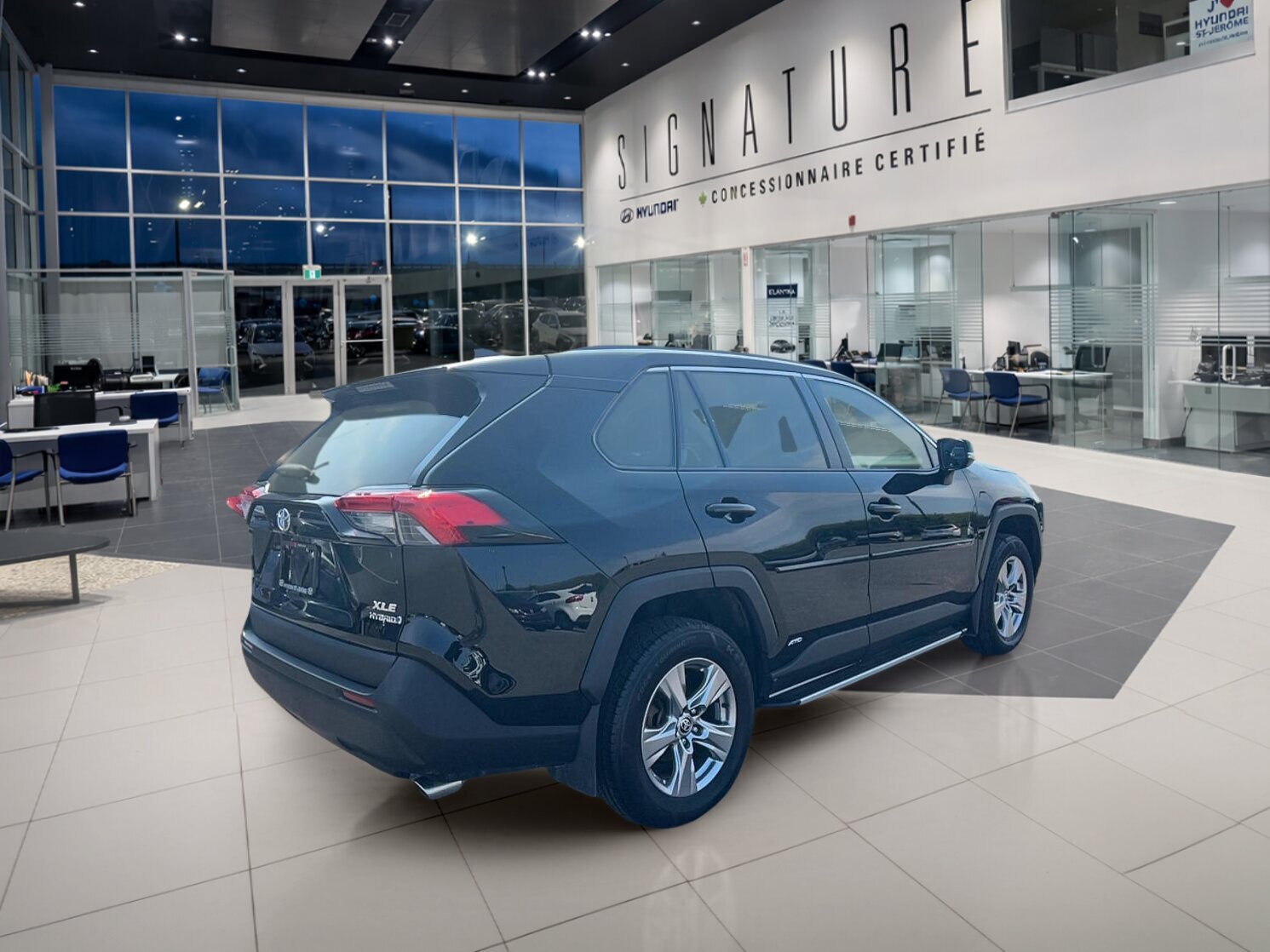 2023 Toyota RAV4 - Image 5