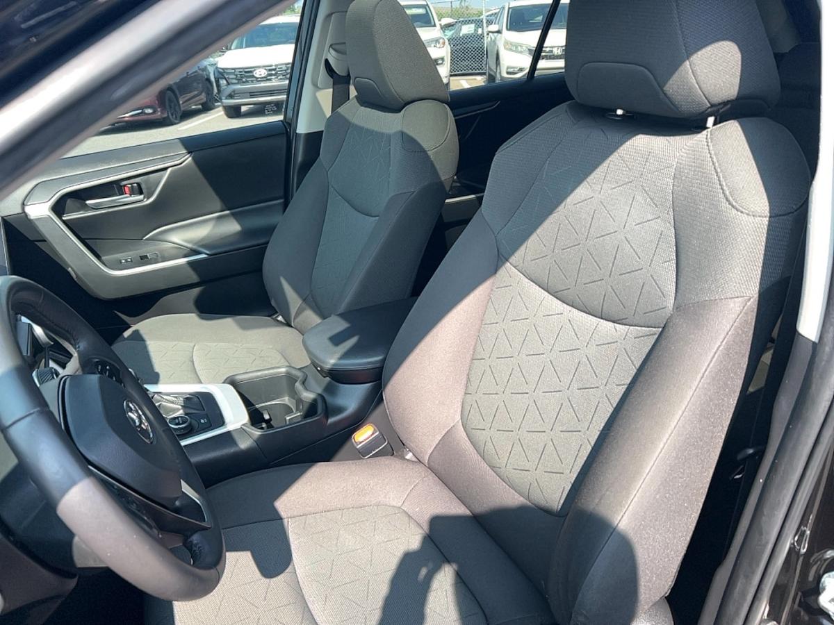 2023 Toyota RAV4 - Image 11