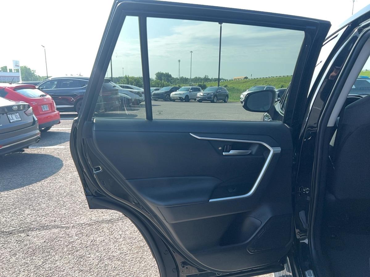 2023 Toyota RAV4 - Image 18