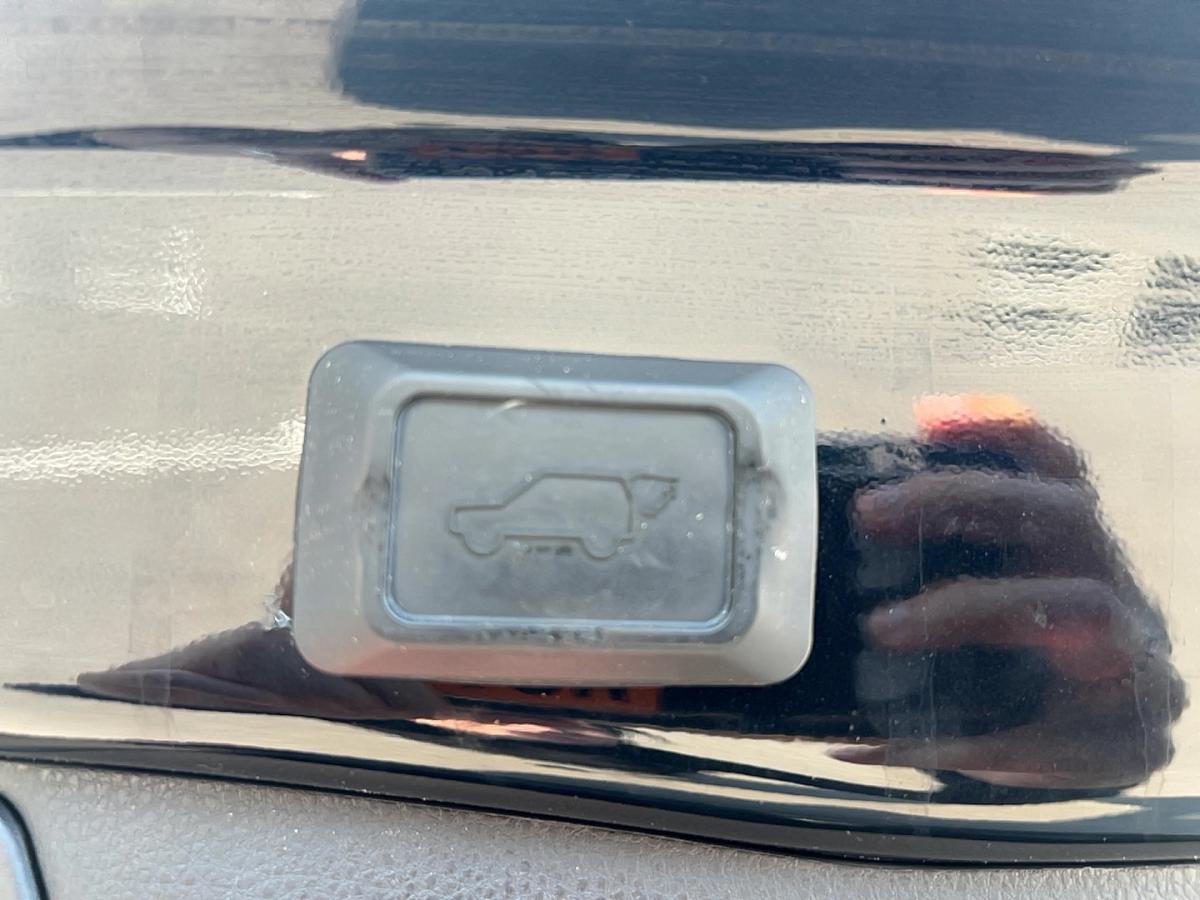 2023 Toyota RAV4 - Image 20
