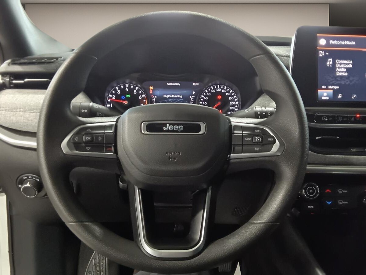 2025 Jeep Compass - Image 17