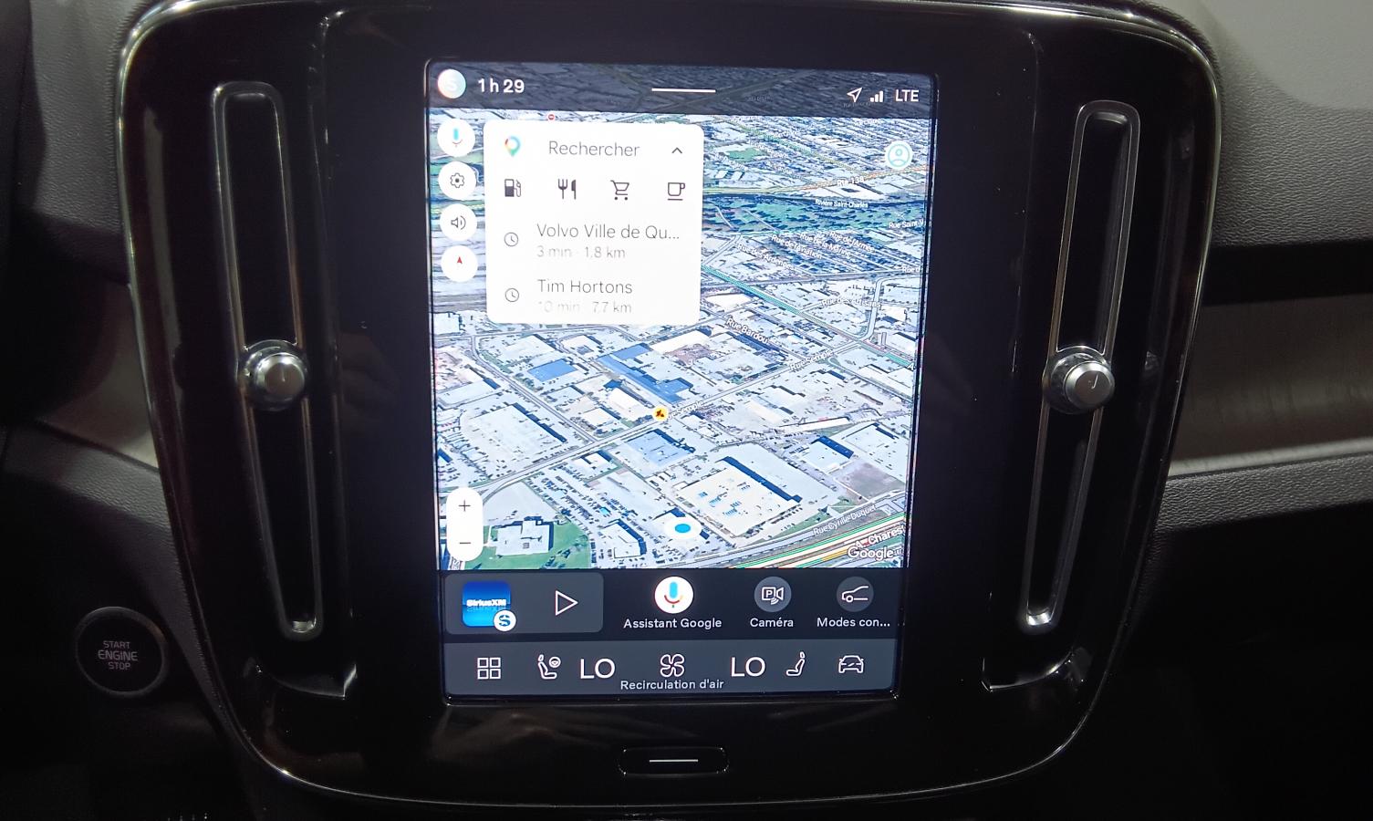 2023 Volvo XC40 - Image 22