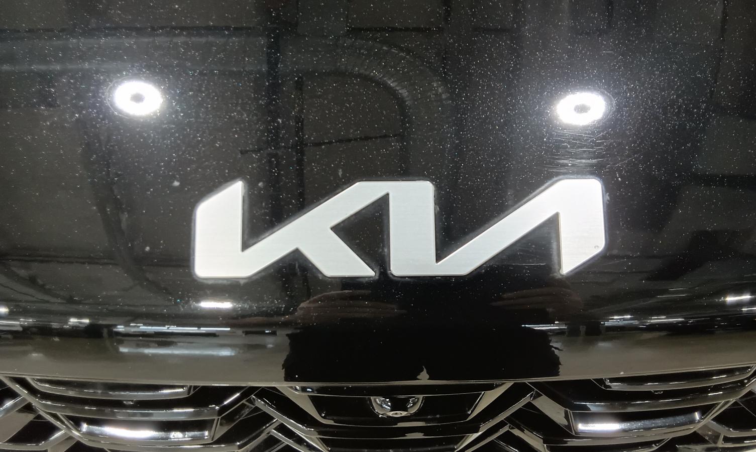 2025 Kia Sorento - Image 9