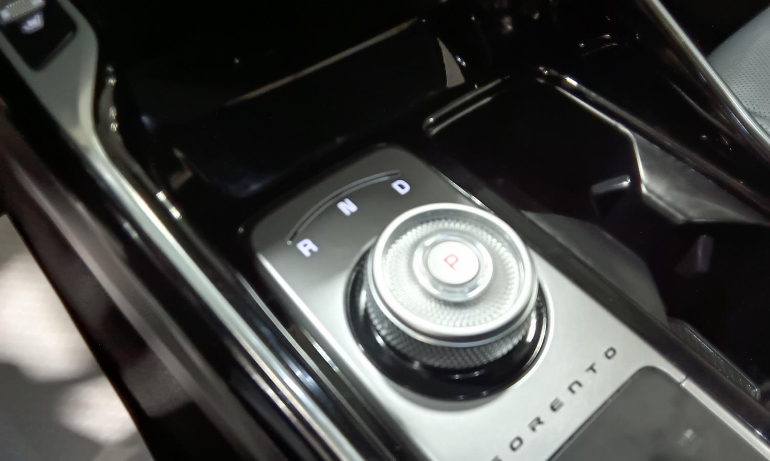 2025 Kia Sorento - Image 31
