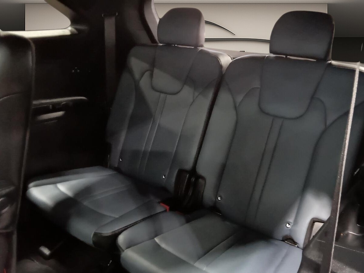 2025 Kia Sorento - Image 35
