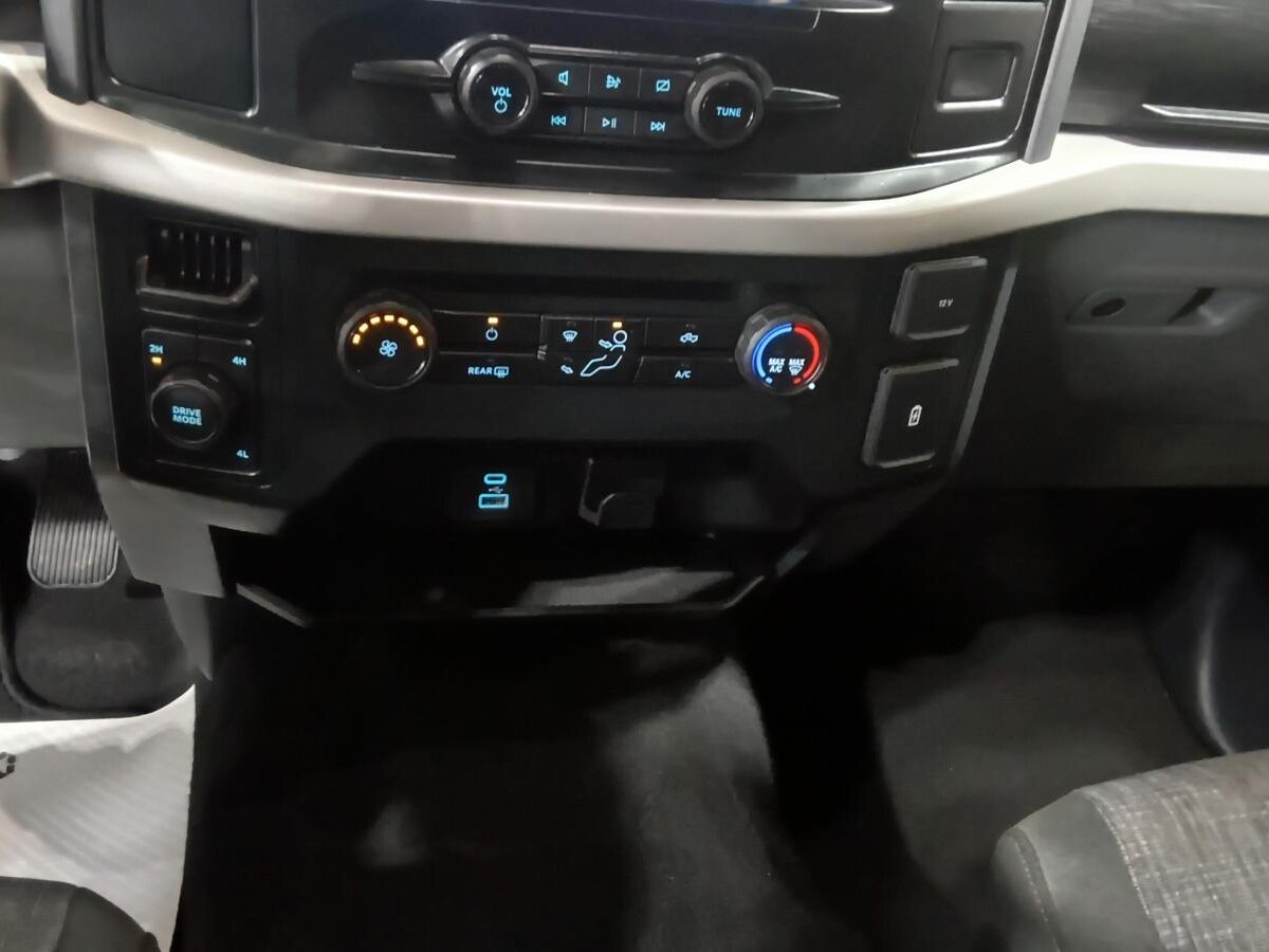 2023 Ford F-150 - Image 12