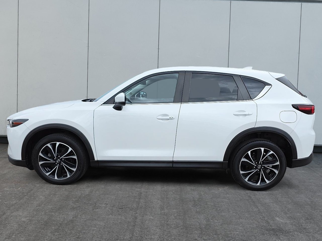 2023 Mazda CX-5 - Image 5