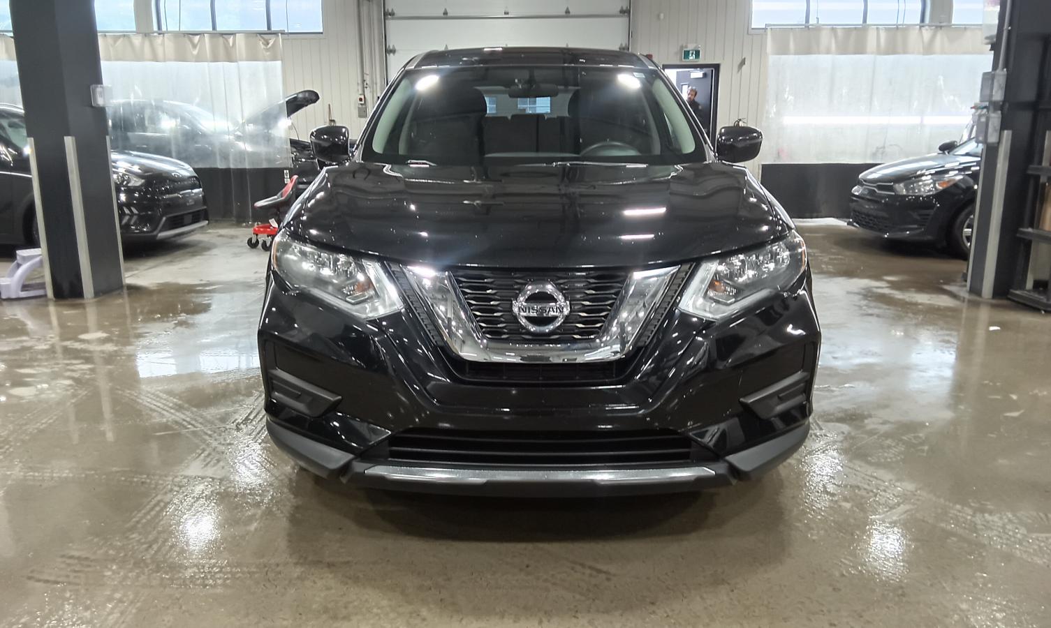2017 Nissan Rogue - Image 4